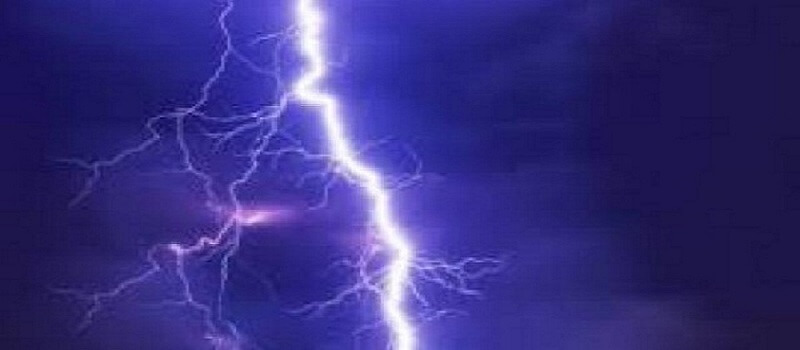 Woman burnt due to lightning in Banda, cattle killed, house also damaged