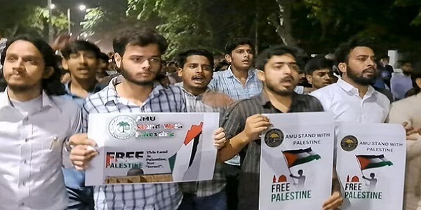 भड़काऊ नारेबाजी : AMU छात्रों पर FIR..फलस्तीन के समर्थन में निकाला था पैदल मार्च