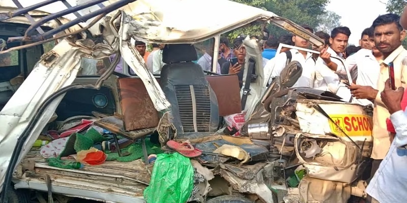 in badaun accident 5 including 4 children killed