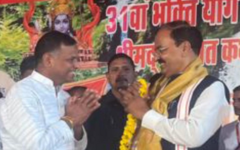 Fatehpur : Former MLA Daljeet welcomed Deputy CM Maurya at the ashram of Union Minister Sadhvi 