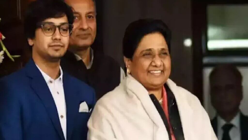 BSP chief Mayawati's big announcement appoints nephew Akash Anand as his successor