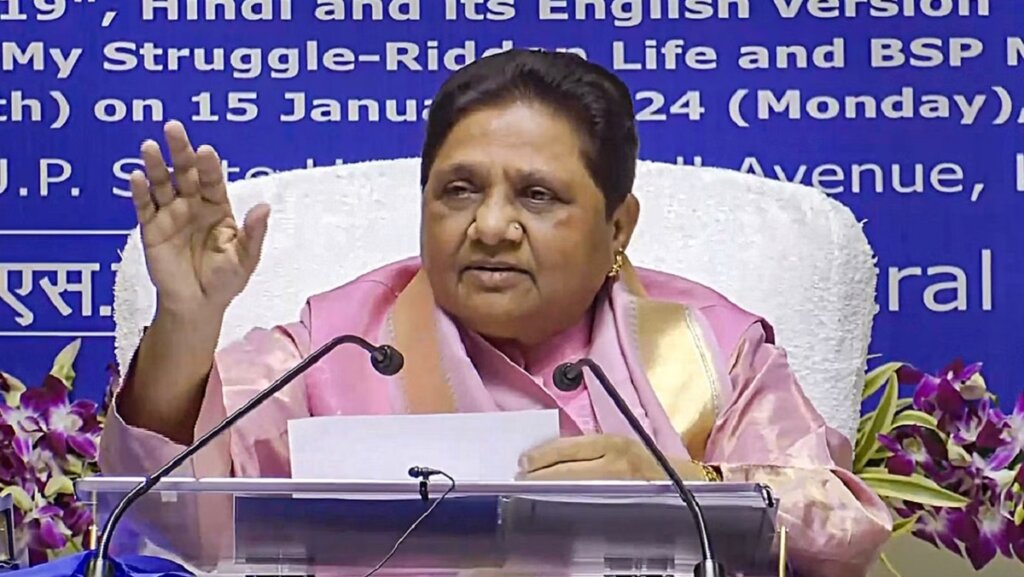 Mayawati's announcement , Akhilesh Chameleon will contest elections alone EVM rigged