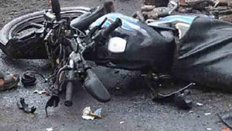 Breaking : यूपी में बाइक सवार बाबा-नाती की सड़क हादसे में मौत