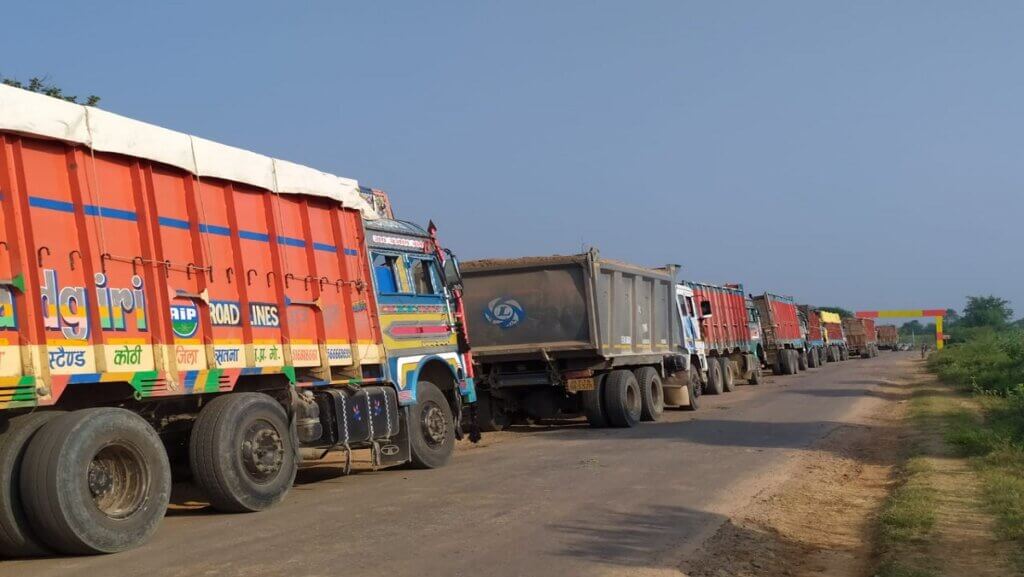 No ban on sand mining trucks in Madhya Pradesh, ADG's strictness ineffective