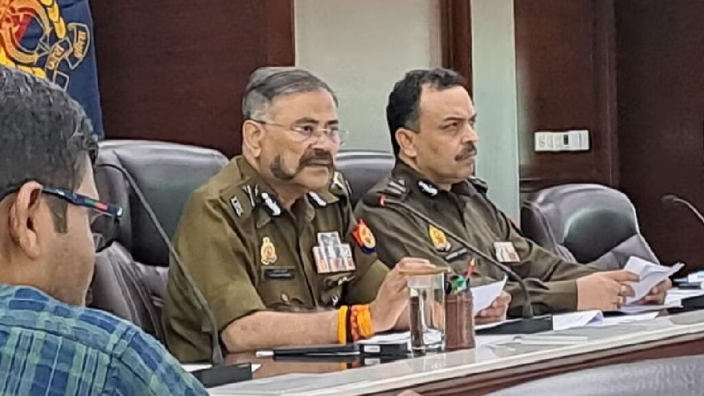 Lucknow DGP's press conference, STF caught mastermind of police paper leak case