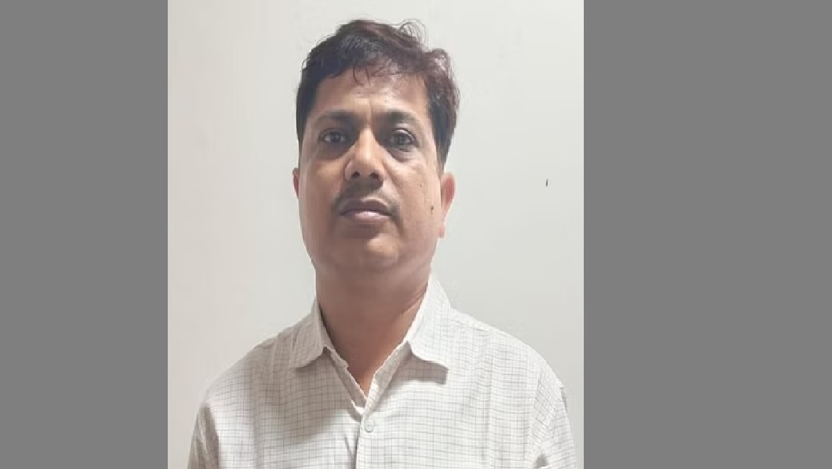 Deputy Commissioner of State Tax Department Dhanendra Kumar Pandey arrested for taking bribe in Lucknow