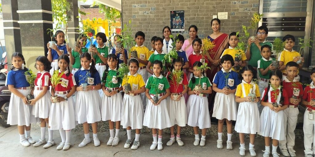 Banda Bachpan School : In blooming 'childhood' along with education, values ​​also come 
