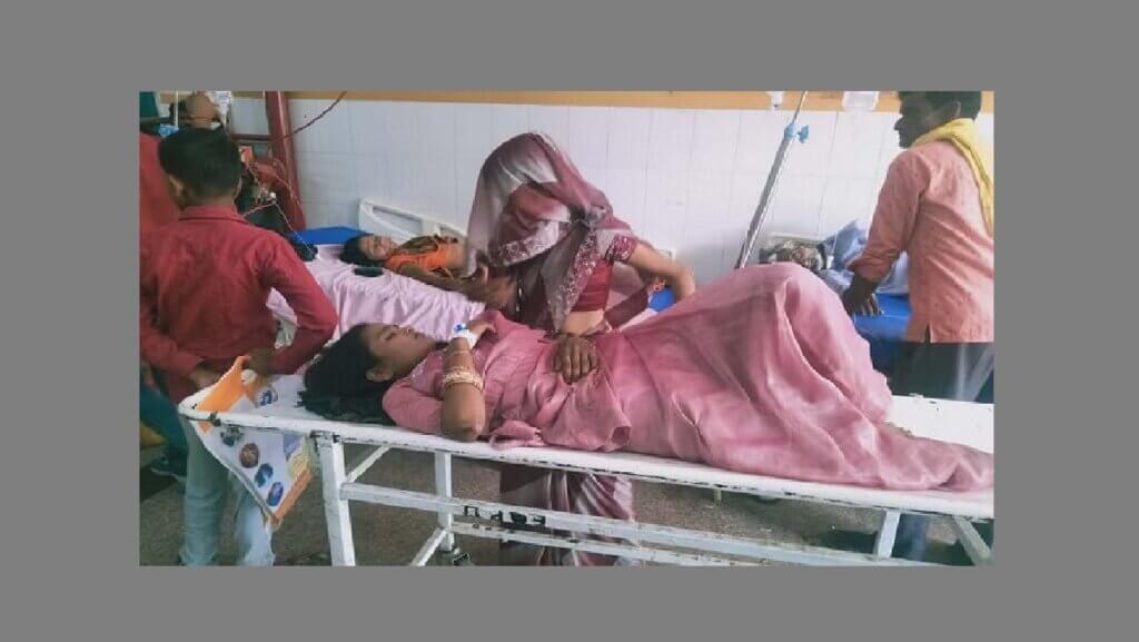 in Banda Mother falls from bike child dies