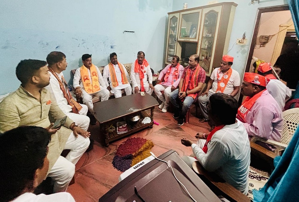 minister Ramkesh Nishad in Varanasi