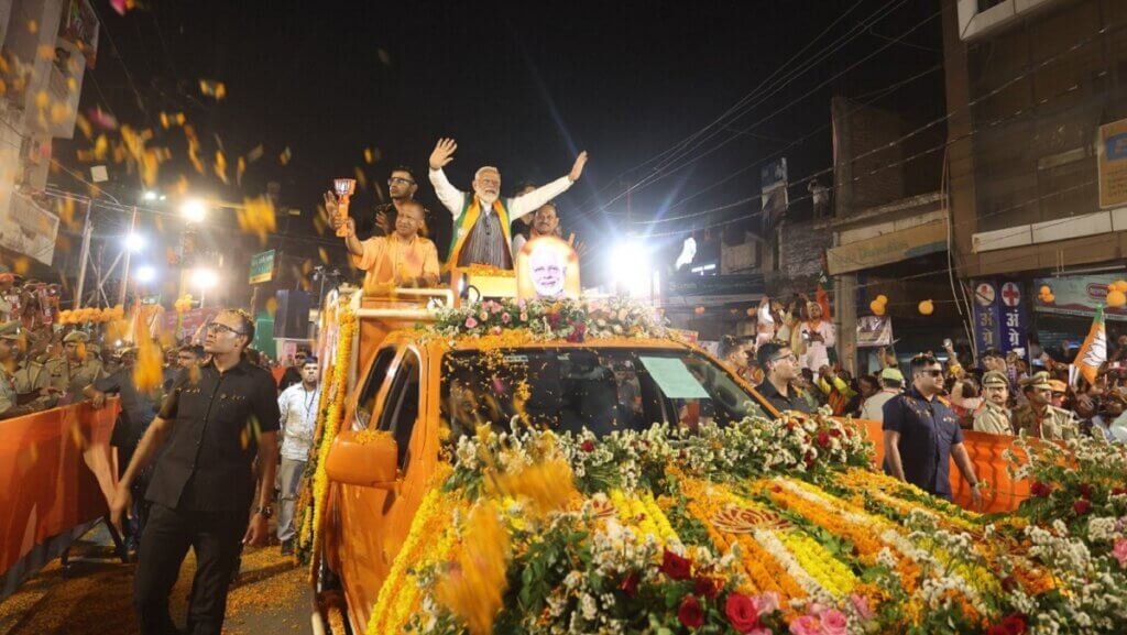 PM Modi's grand road show in Kanpur