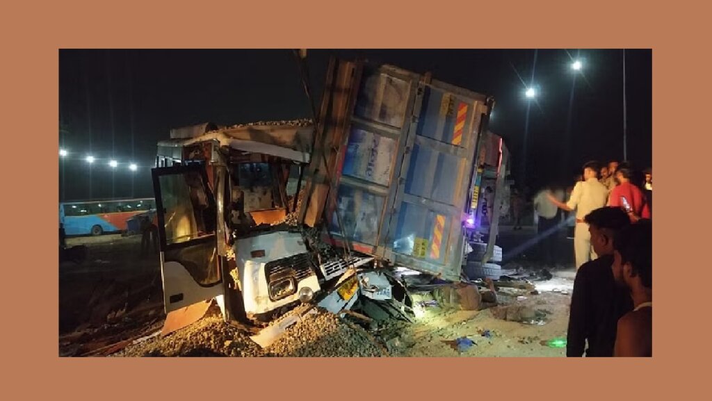 Horrific accident in Sahajahanpur UP, 11 died