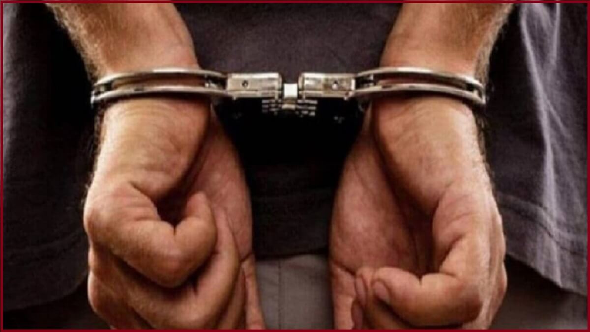 In Banda youth who was molesting girl