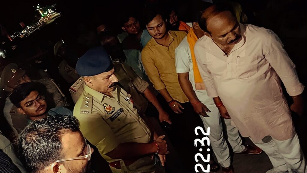 FIR against SHO and 4 constables in Banda 