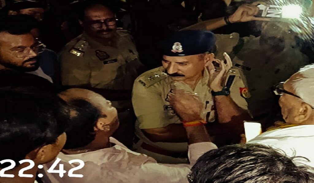 FIR against SHO and 4 constables in Banda 
