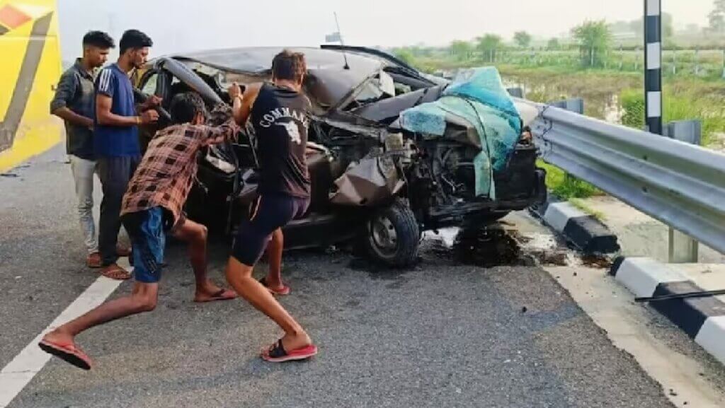 Jalaun : Car accident on Bundelkhand Expressway