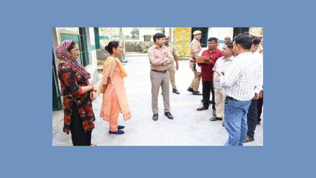 Pla0yed mobile game in duty time teacher suspended in sambhal