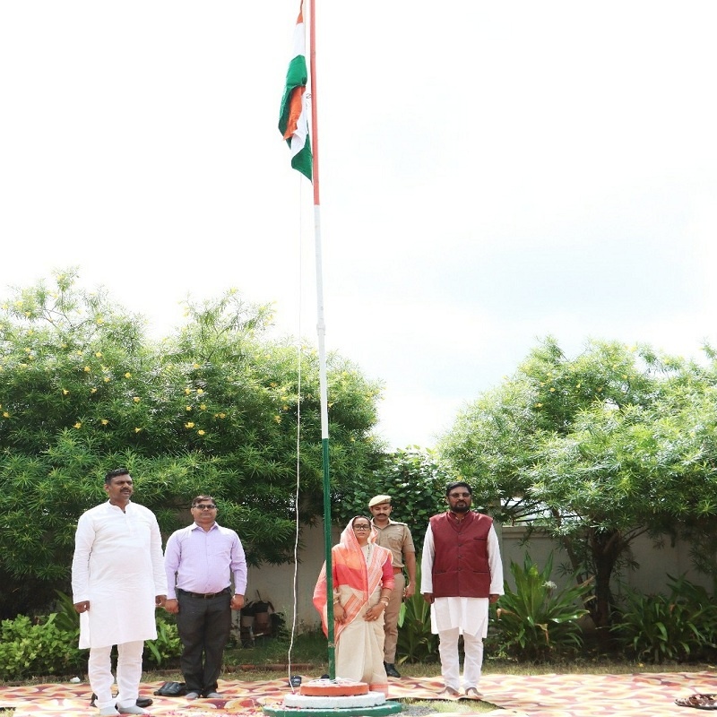 Flaghoisting at BhagwatPrasadMemorial School on IndependenceDay in Banda 