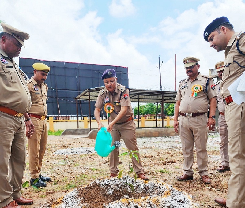 Independence Day celebrated with pomp in Banda Jail