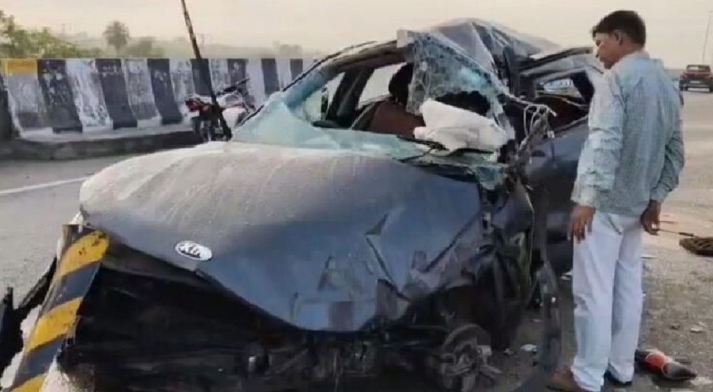 Tragic accident in Jhansi, businessman husband-wife died