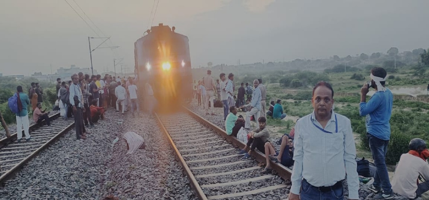 Breaking : Major rail accident in Kanpur, Sabarmati Express train derails