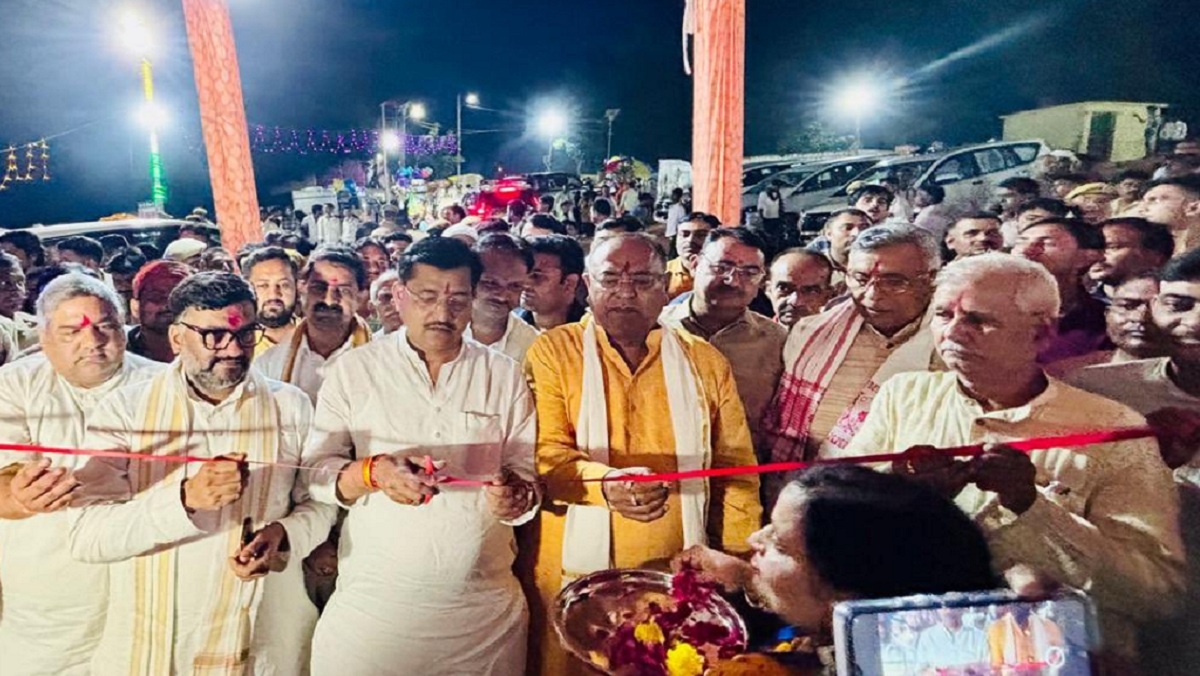 Mahoba : Minister Ramkesh Nishad's sharp attack on opposition in Kajri mela