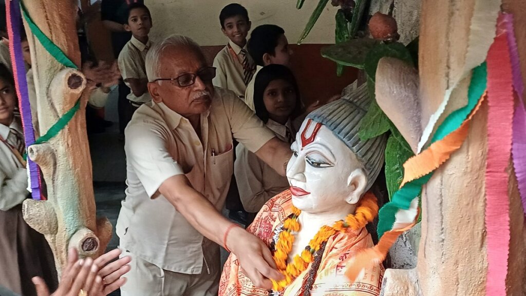 Tulsidas Jayanti organized in Saint Tulsi Public School