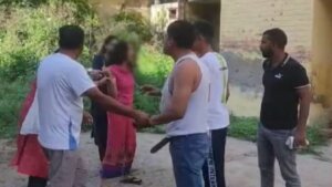 Agra : Female inspector kept beating with her lover-policemen kept making videos, 2suspended-5line present