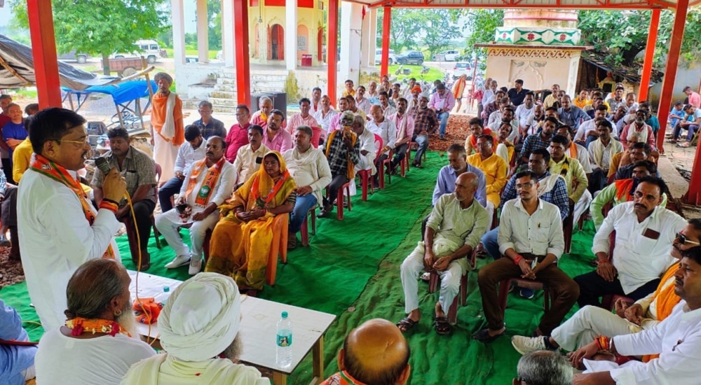 UP : Minister Ramkesh Nishad said-come forward with new energy