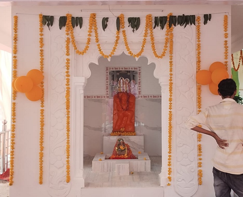 Banda SP inaugurated temple built in police station premises