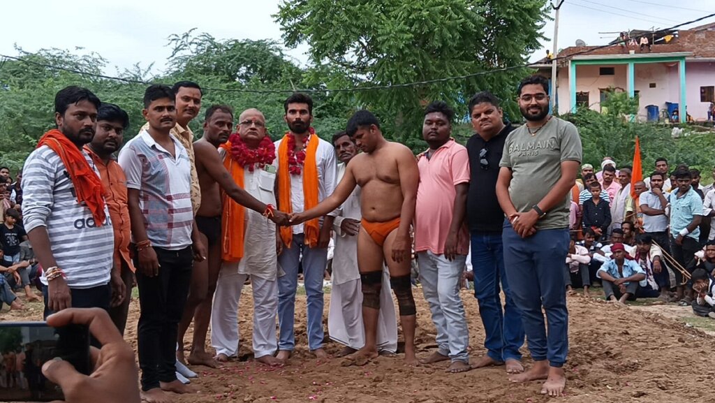 Kajri Mela : Riot in Banda, wrestlers tried tricks