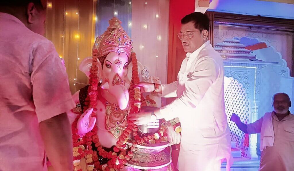 Jal Shakti Minister Ramkesh Nishad inaugurated Ganesh Mahotsav in Banda 