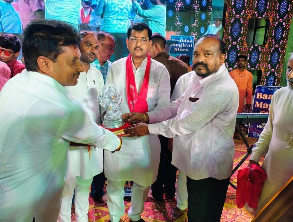 Jal Shakti Minister Ramkesh Nishad inaugurated Ganesh Mahotsav in Banda 