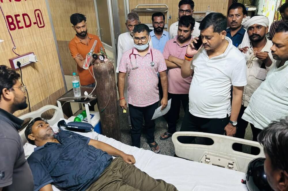 Minister Ramkesh Nishad suddenly reached Banda district hospital 