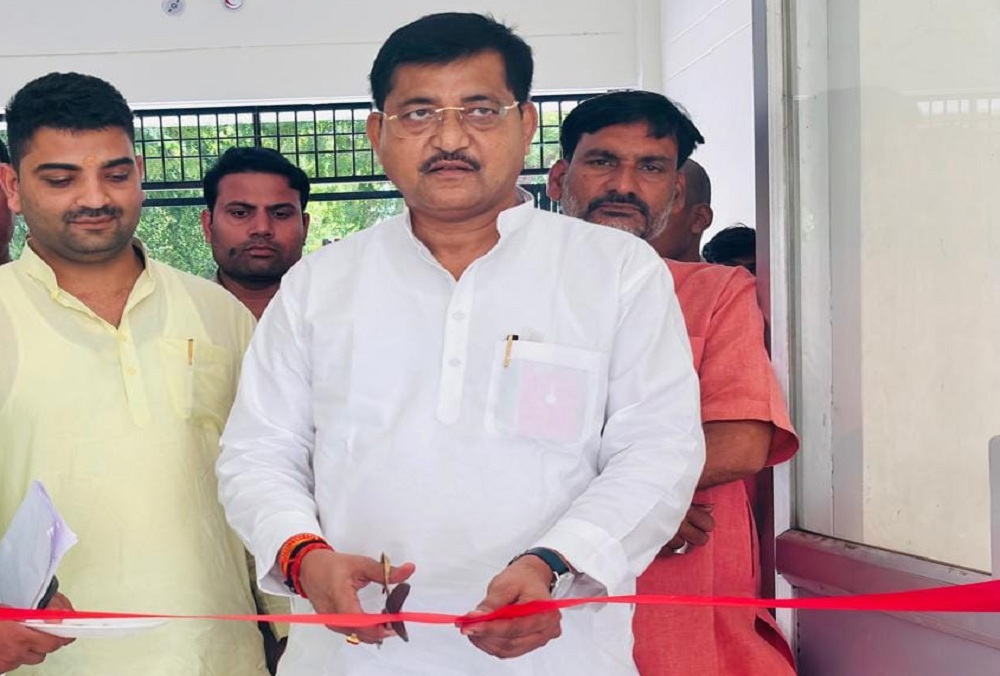 UP : Minister RamkeshNishad said in Seva Pakhwada-'Government is with everyone 