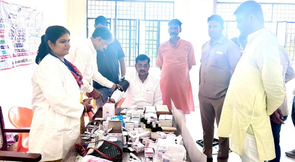 UP : Minister RamkeshNishad said in Seva Pakhwada-'Government is with everyone 