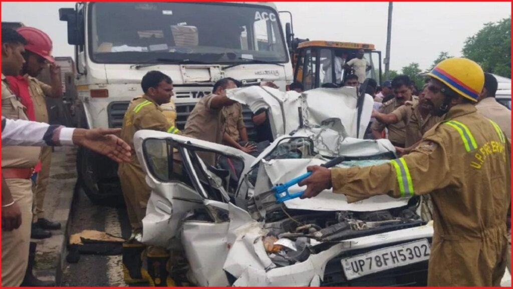 5 people in car died in Horrific accident on Kanpur Highway