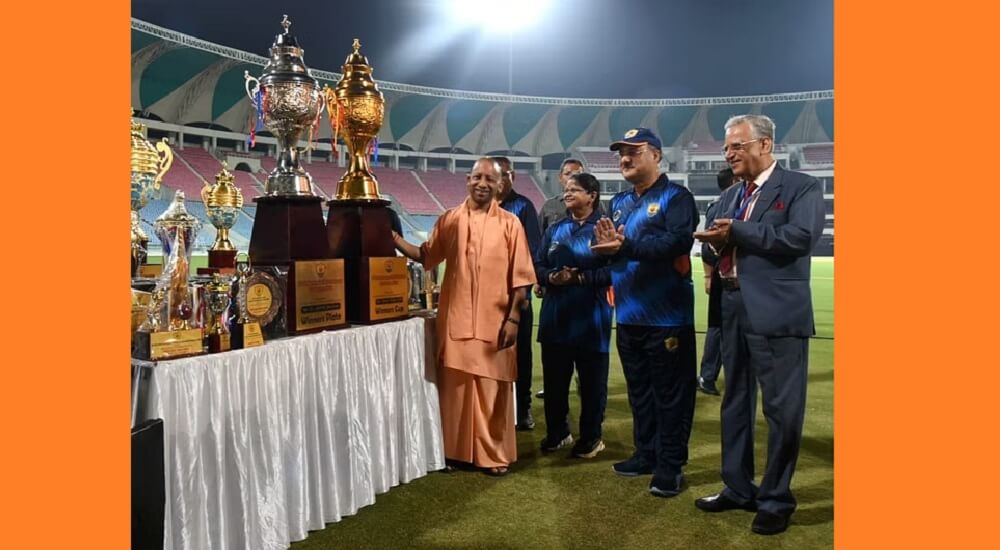 CMYogi showed his new style on cricket pitch, made excellent shots 