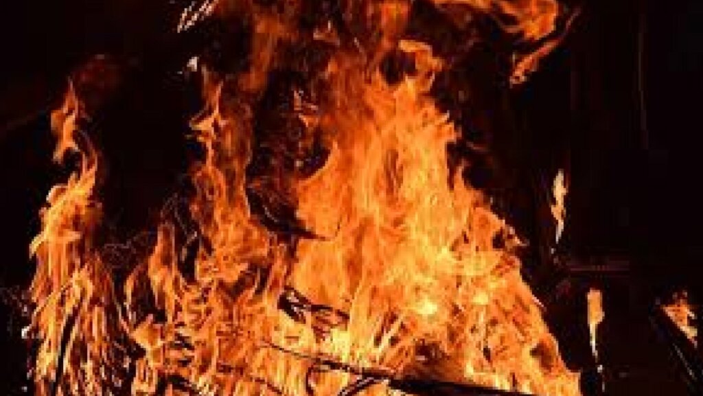 son-who-funeral-her-mother-suddenly-fell-unconscious-and-dies-in-banda 