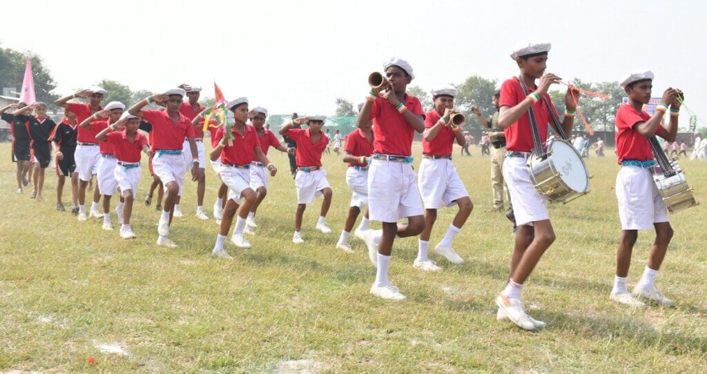 Banda : Why did education department leave its ground and go to private school? 