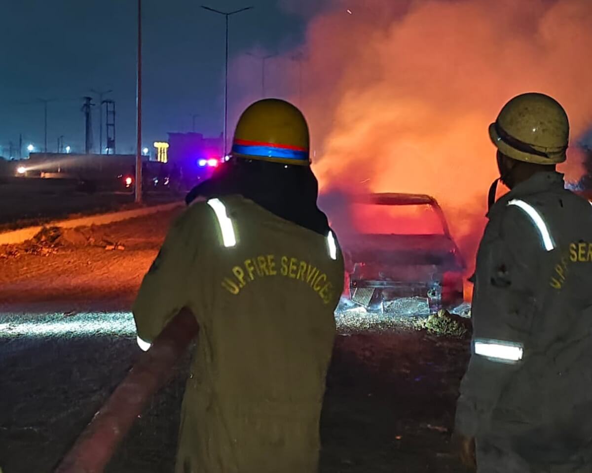 in kanpur Car-truck caught fire on highway, incidents at two other places