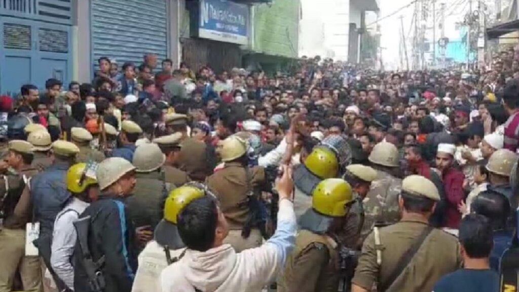 During survey of Jama Masjid in Sambhal, crowd pelted stones