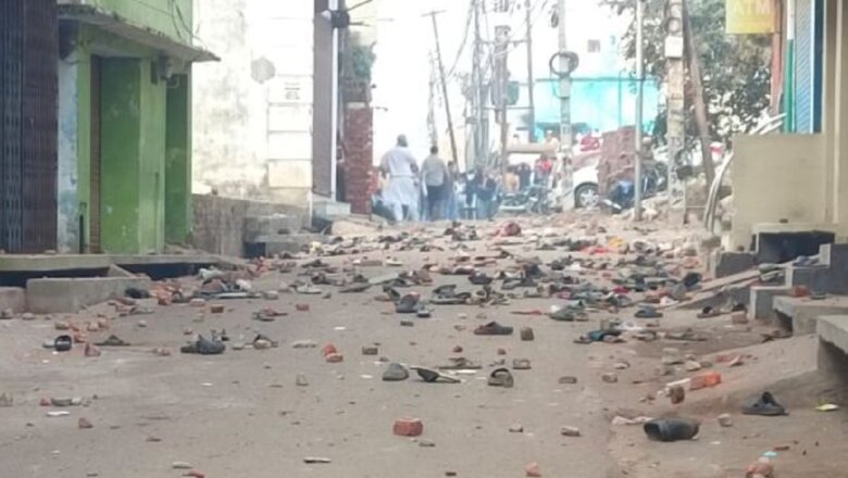 संभल में आगजनी-पथराव, 3 लोगों की मौत-20 से ज्यादा पुलिसकर्मी घायल-कई वाहन फूंके