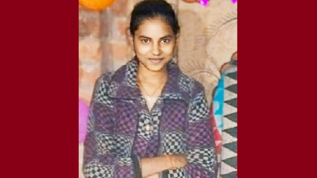 Two girl students commit suicide by hanging in Banda 