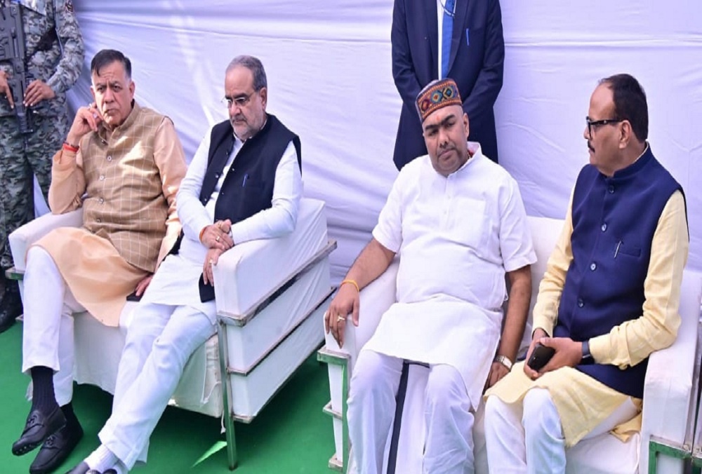 Banda: DeputyCM BrajeshPathak, and Satish Mahana also paid tribute