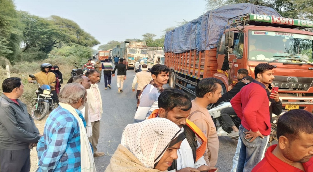 Horrific accident in Banda, woman and child died