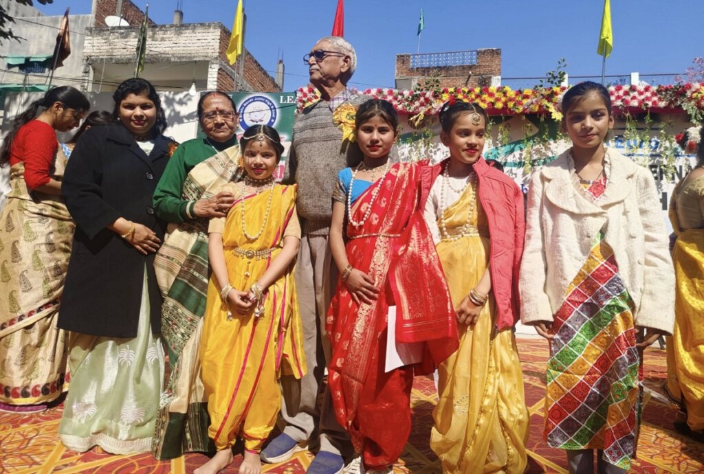 Banda: Shishu Mandir Ju.High school children celebrated 76th Republic Day