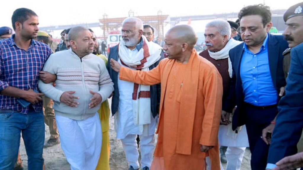 mahakumbh-fire-cmyogi-visited-incident-site