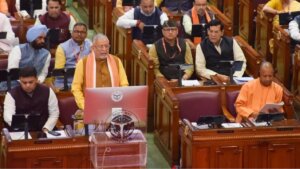 UP Finance Minister Khanna presented budget of Rs 8 lakh, 8 thousand 736 crores