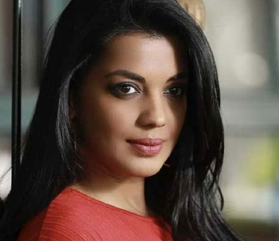 Famous model-actress Mugdha Godse reached Banda