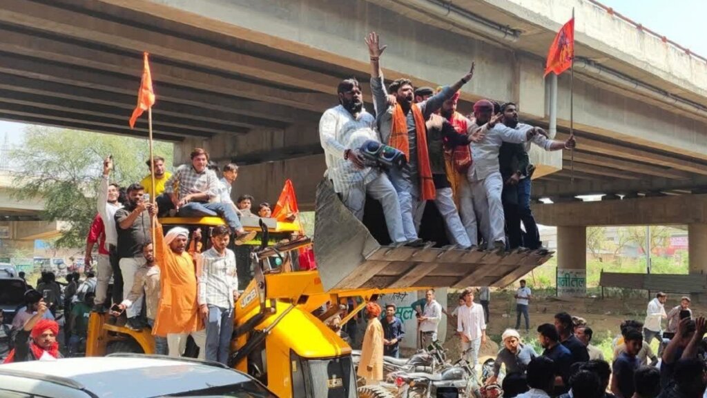 Karni Sena's attack on SP MP Ramjilal Suman's house